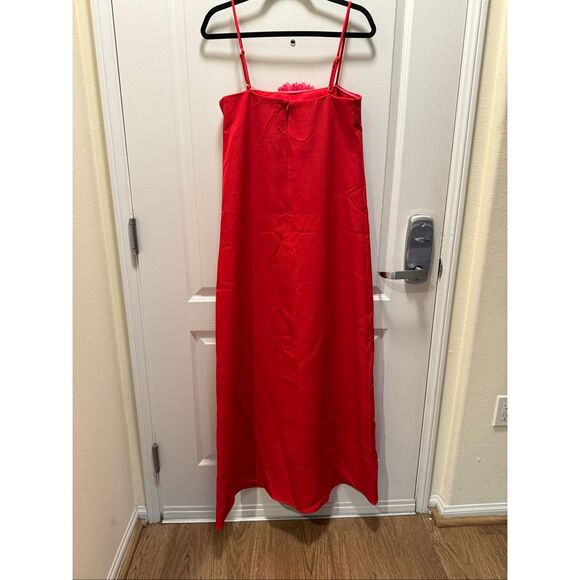 Elliatt Buttercup Embroidered Maxi Dress in Red size S Preloved Flaw noted!!! - Picture 6 of 7